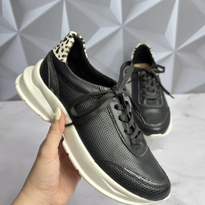 TENNIS NEGRO CON FOLIA ITALIANA  1