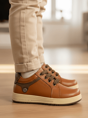 Zapato de niño color caramelo