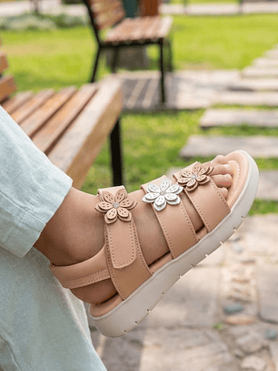 Sandalia de Niña con velcro