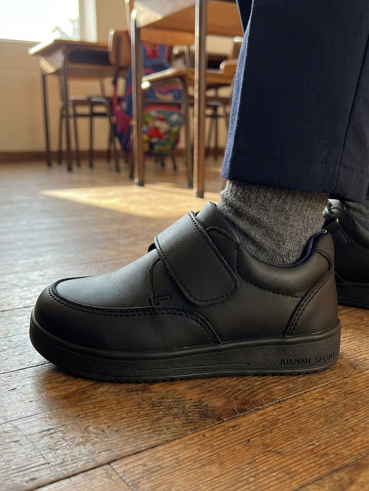 Zapato escolar con velcro 4