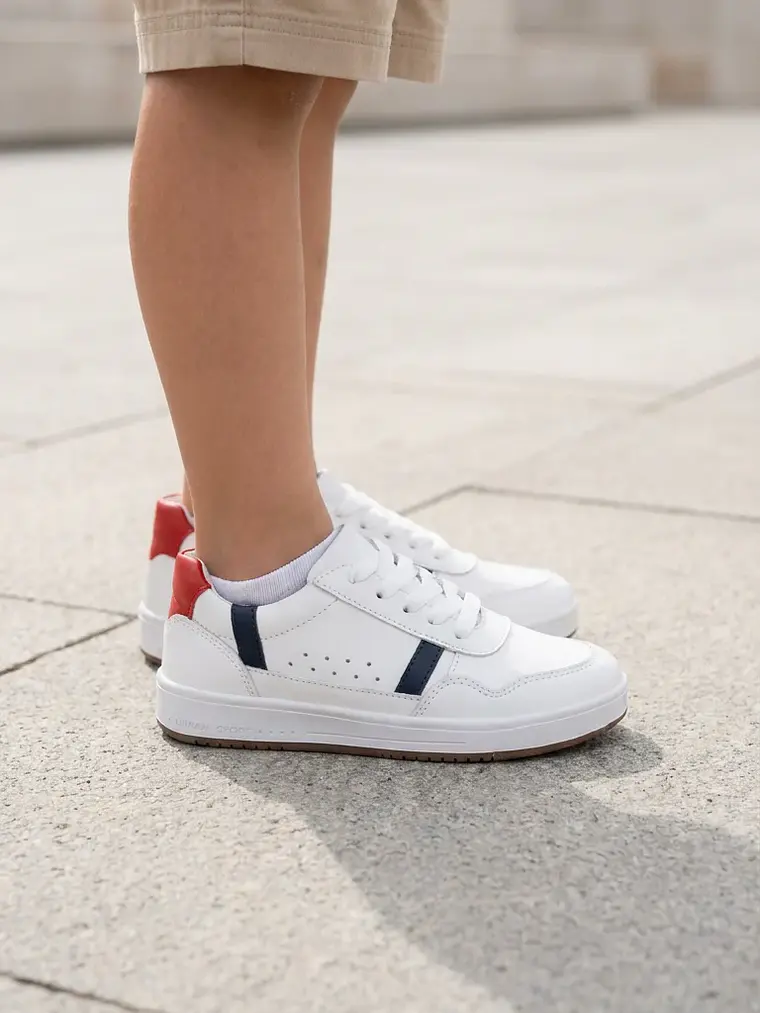 Zapatilla blanca unisex 6