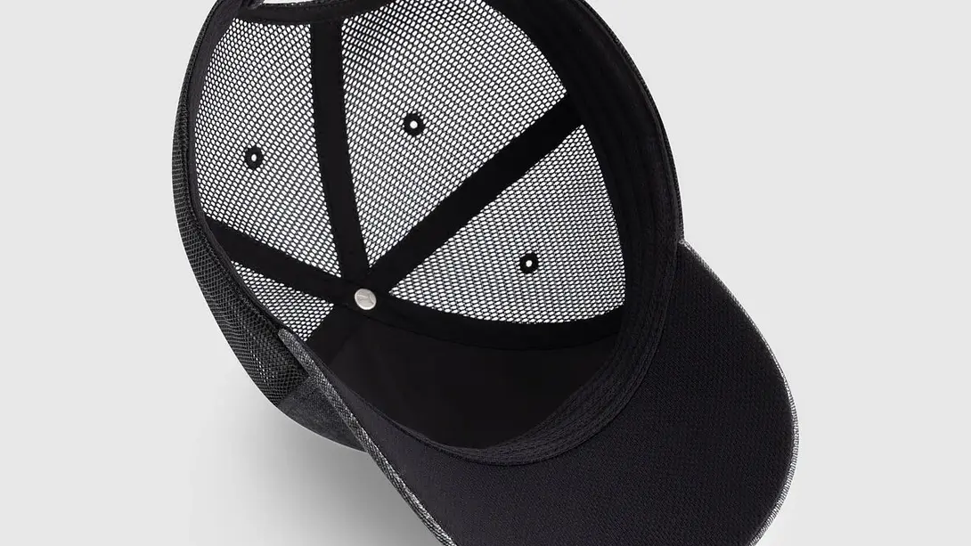 GORRA F1 FERRARI TRUCKER 2025 4