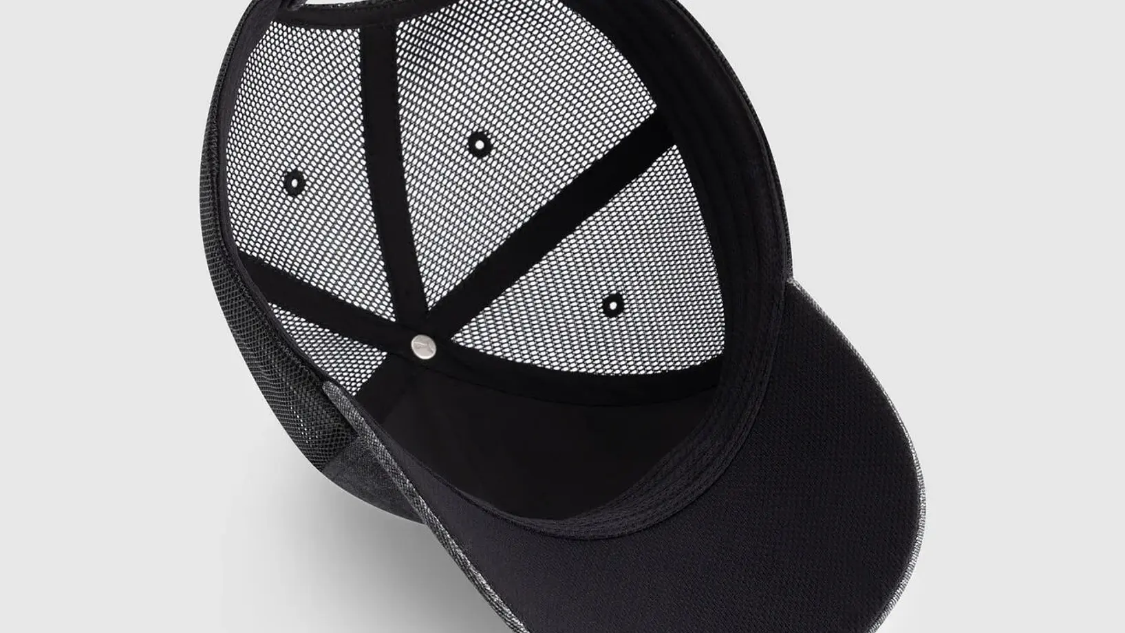 GORRA F1 FERRARI TRUCKER 2025 4