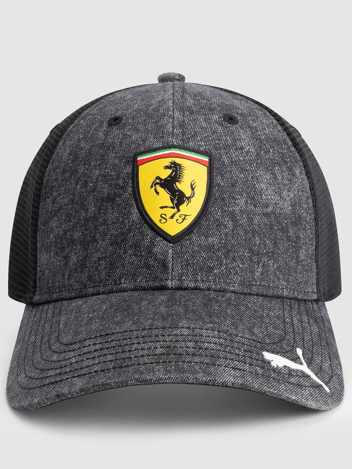 GORRA F1 FERRARI TRUCKER 2025 1