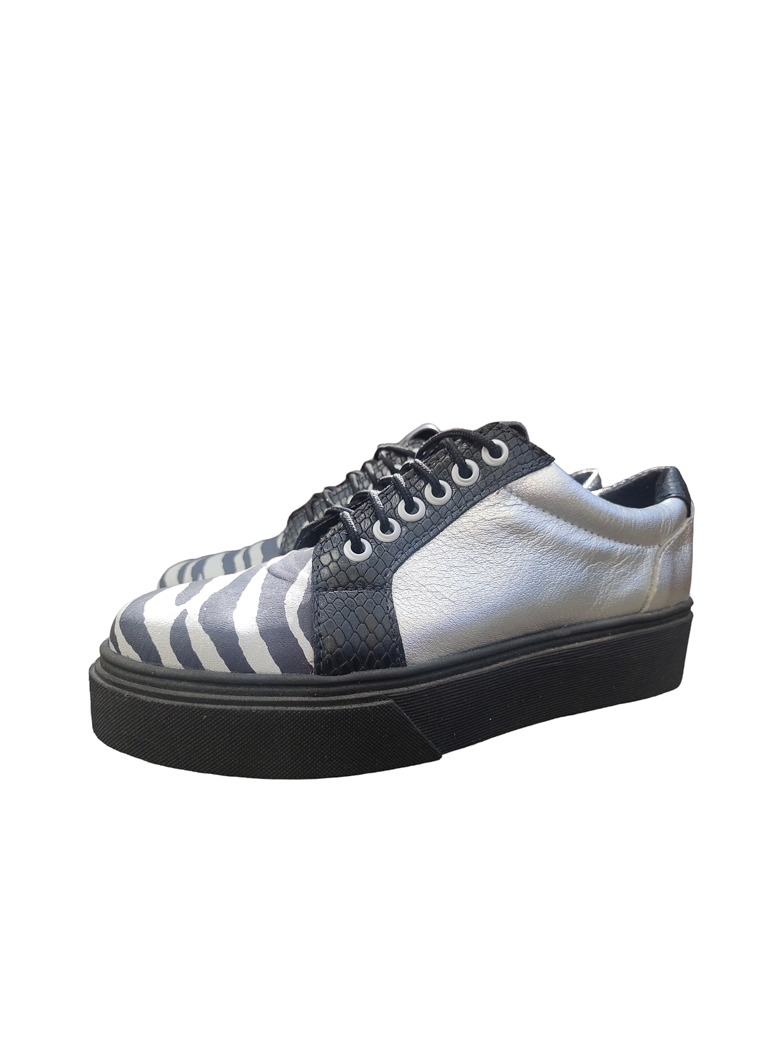 ZAPATILLAS URBANAS  2