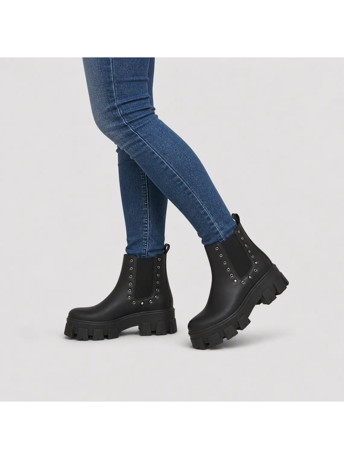 CHELSEA TANKE TACHAS 1