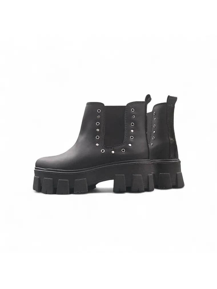 CHELSEA TANKE TACHAS 2