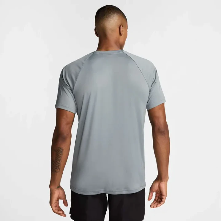 Nike Essential Short Sleeve Hydroguard 2