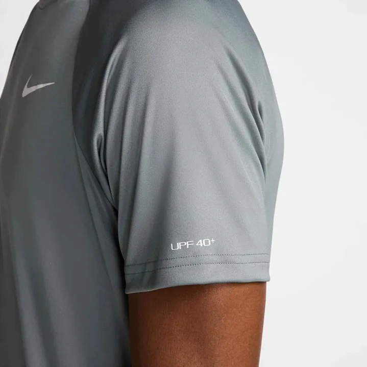Nike Essential Short Sleeve Hydroguard 3