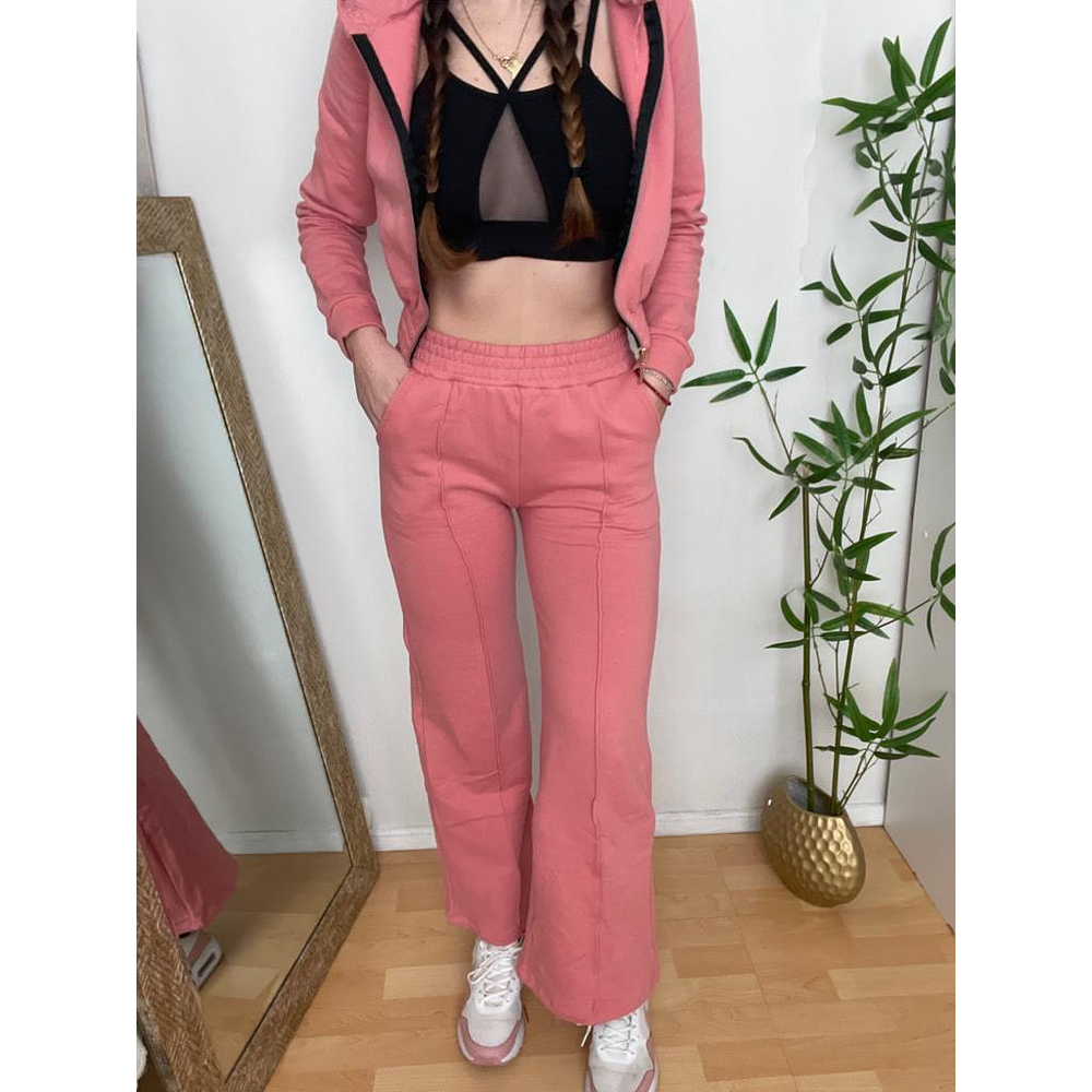 Conjunto sport flare burdeo