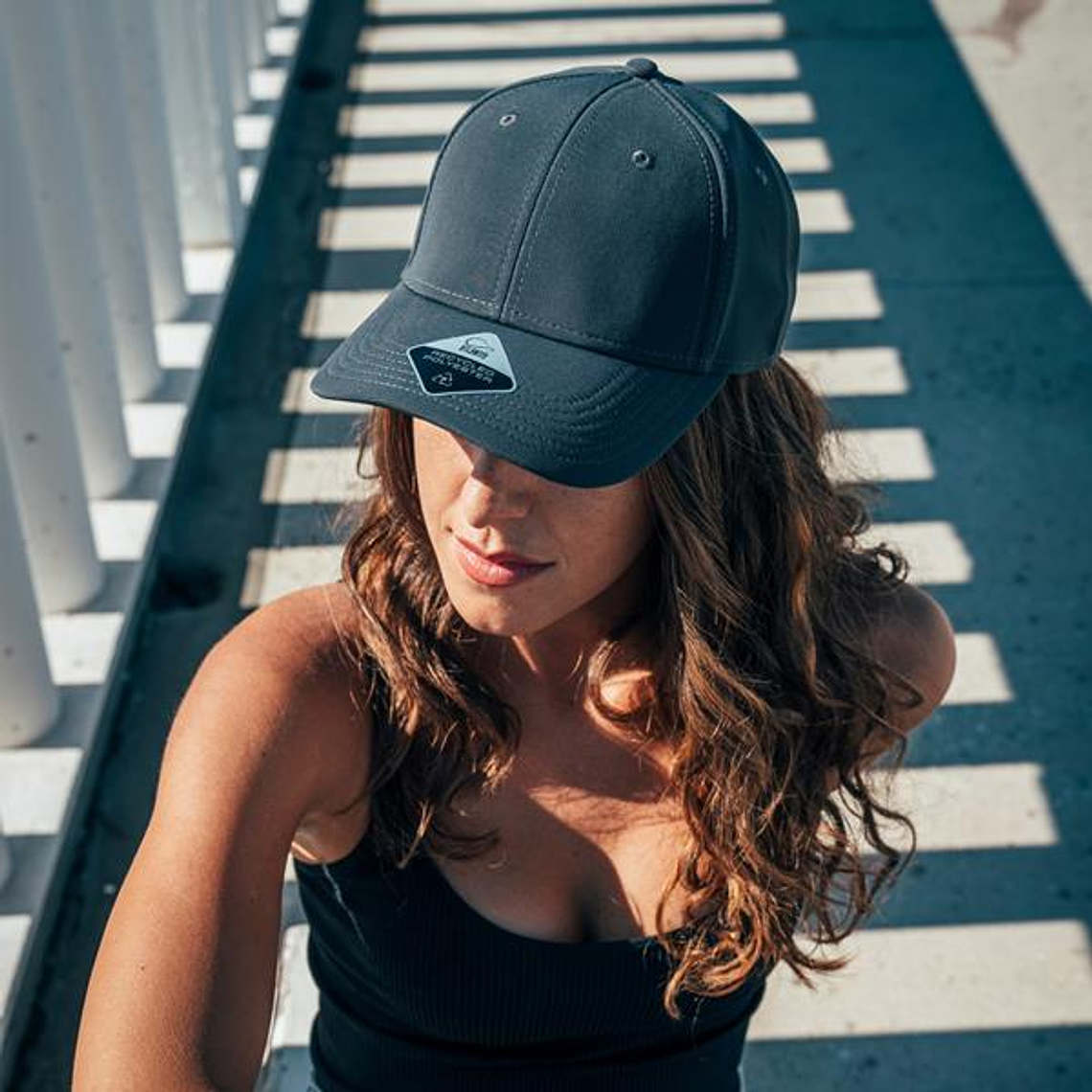 Boné Personalizado SAND - Tecido Reciclado, Ajuste Elástico e Visor Curvo 1