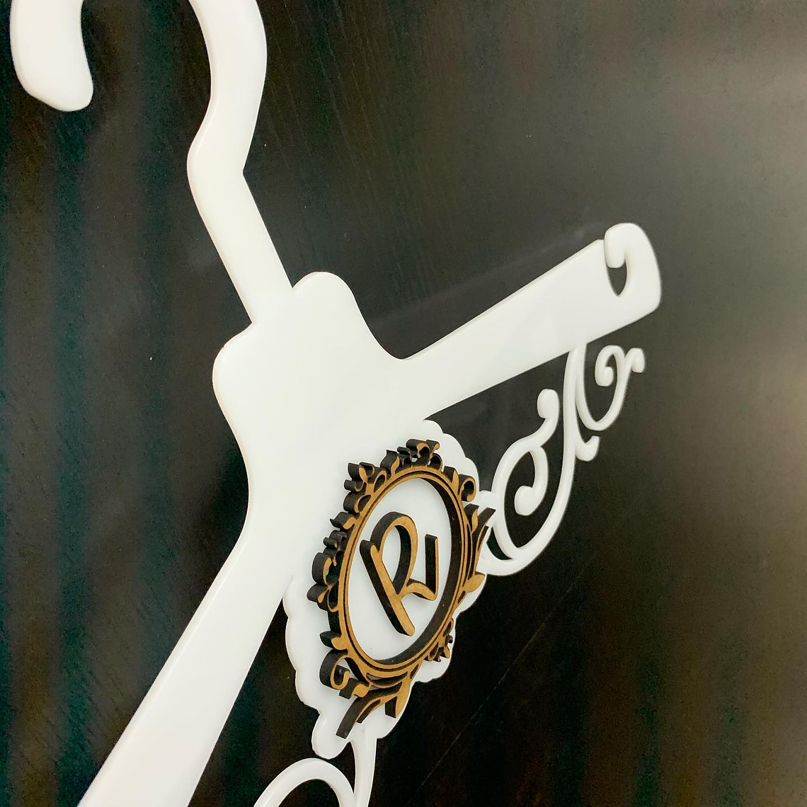 Cruzetas Personalizadas em MDF - Letra Inicial Personalizada 3