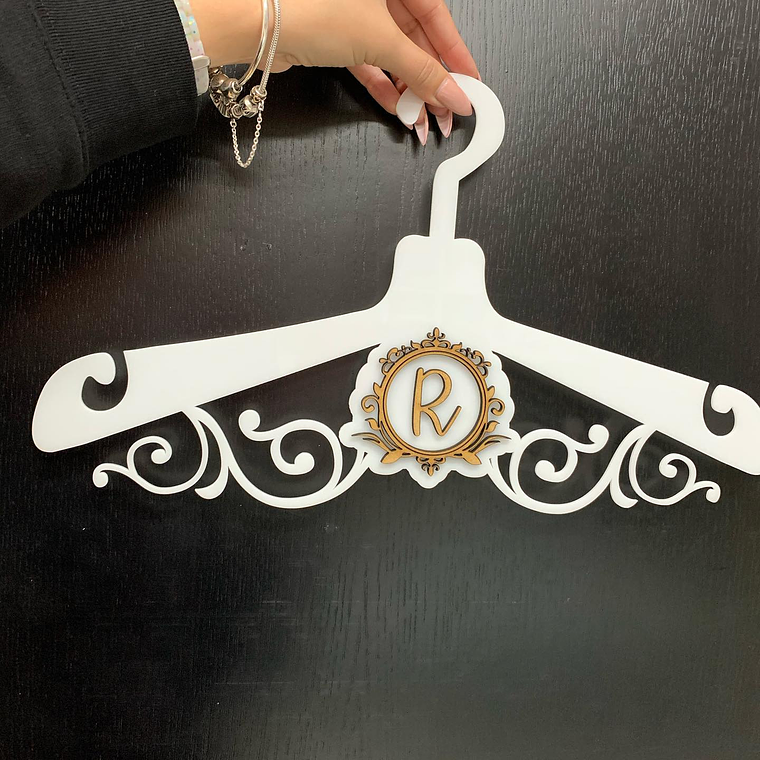 Cruzetas Personalizadas em MDF - Letra Inicial Personalizada 1