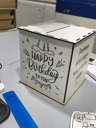 Caixa Aniversário Personalizada em MDF - Design Exclusivo para Presentes
