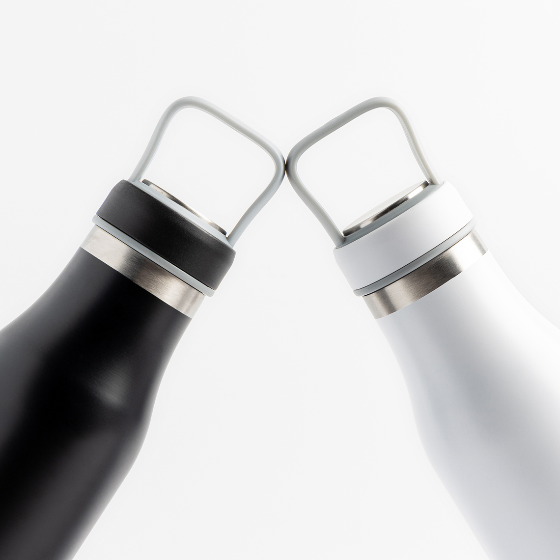 Garrafa Térmica com Compartimento e Tampa 10