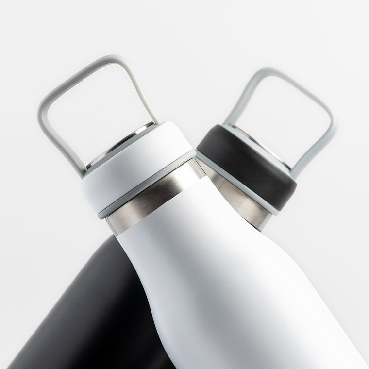 Garrafa Térmica com Compartimento e Tampa 11