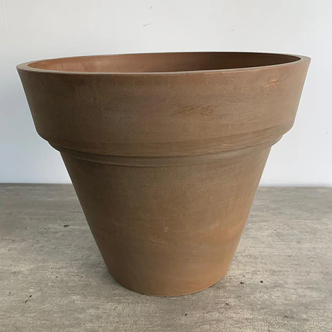 Macetero cono café
