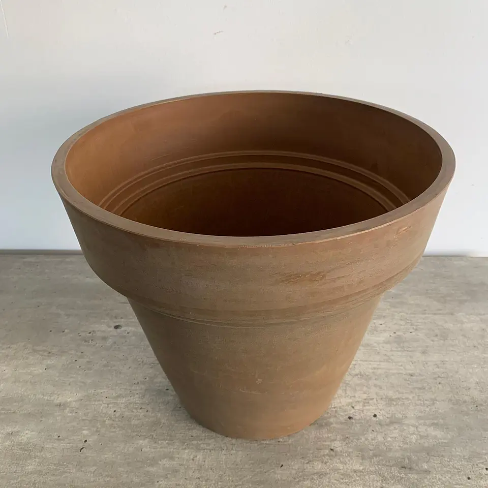 Macetero cono café 2