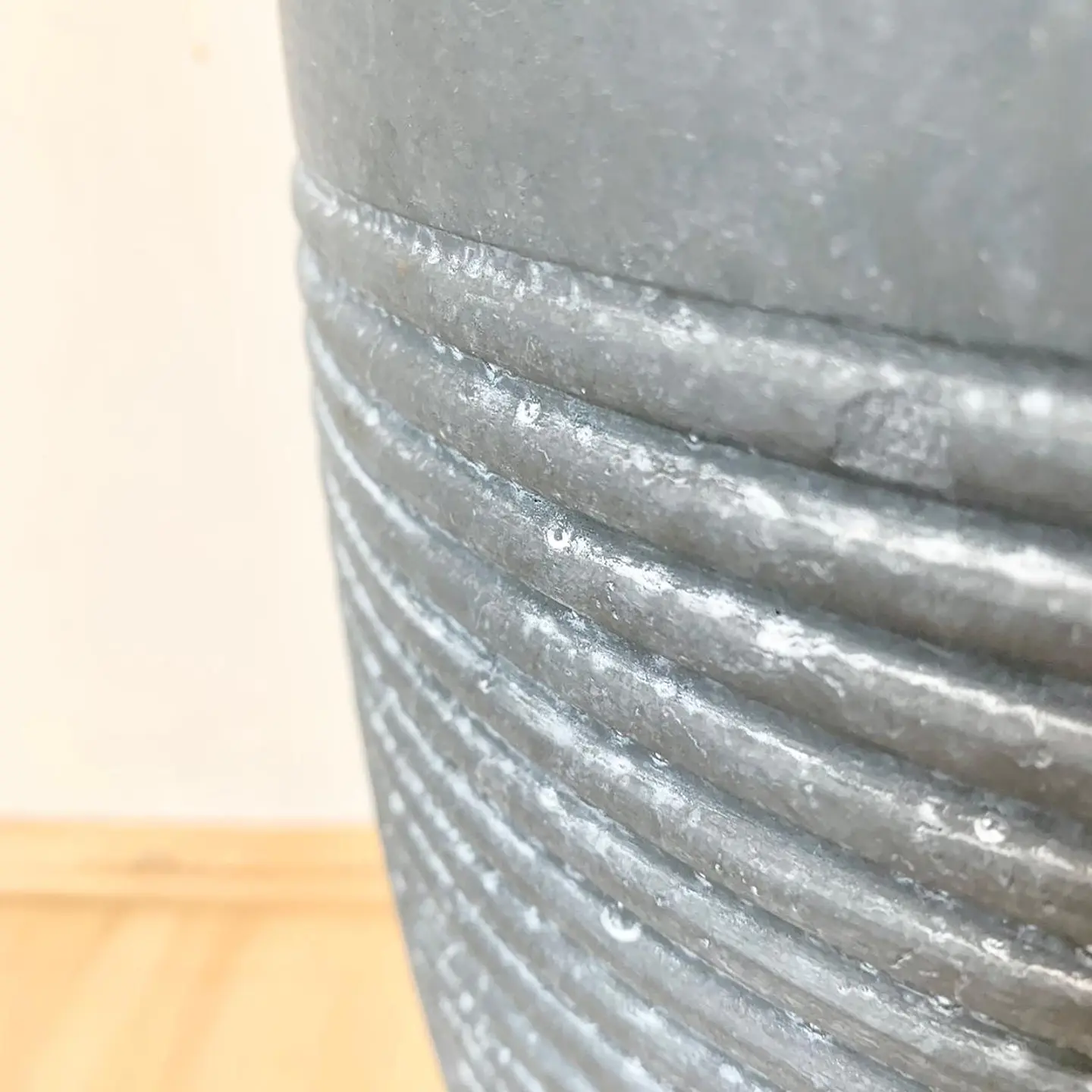 Macetero gris 3