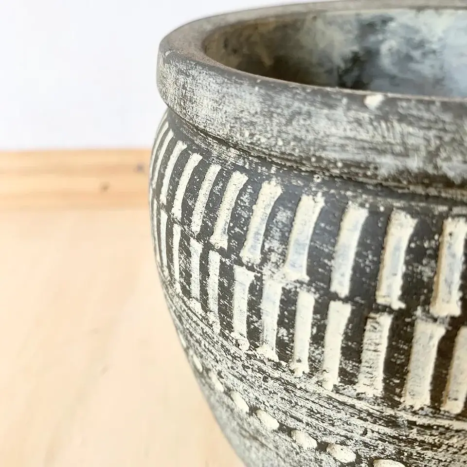 Macetero tribal gris 2