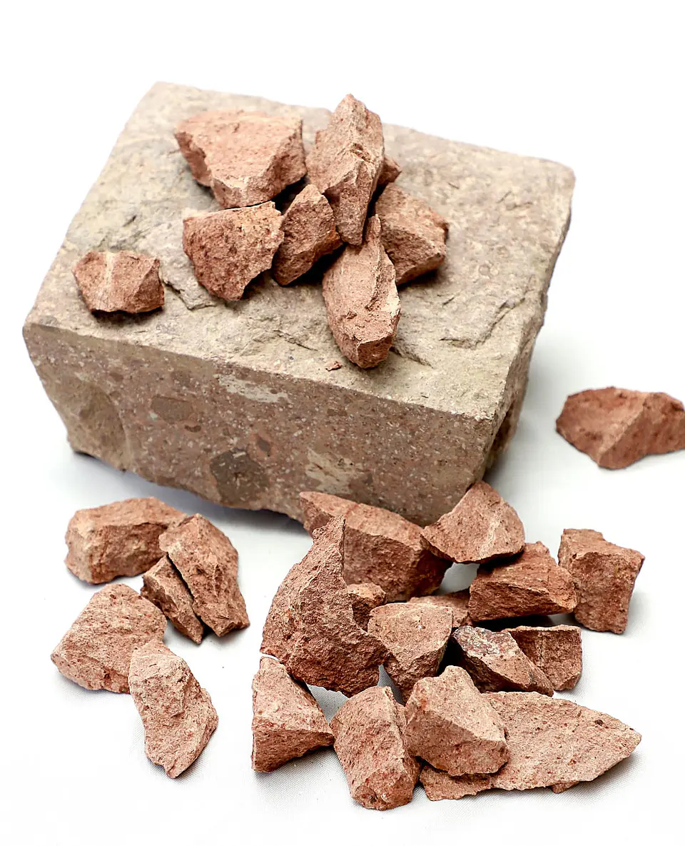 Piedra decorativa roja 4
