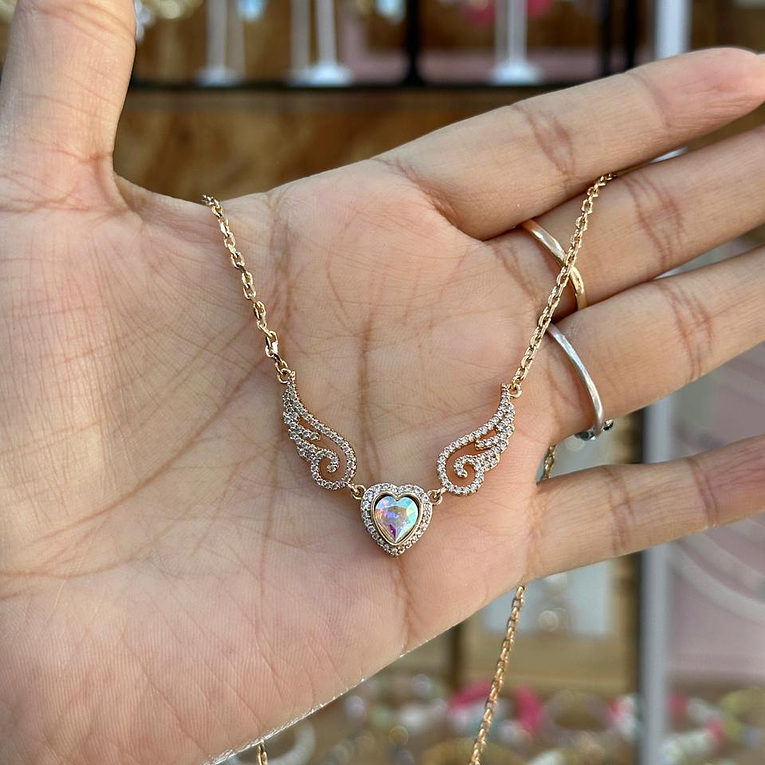 COLLAR CORAZÓN ALADO 1