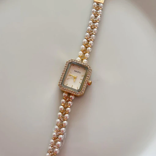 RELOJ DALIA 1