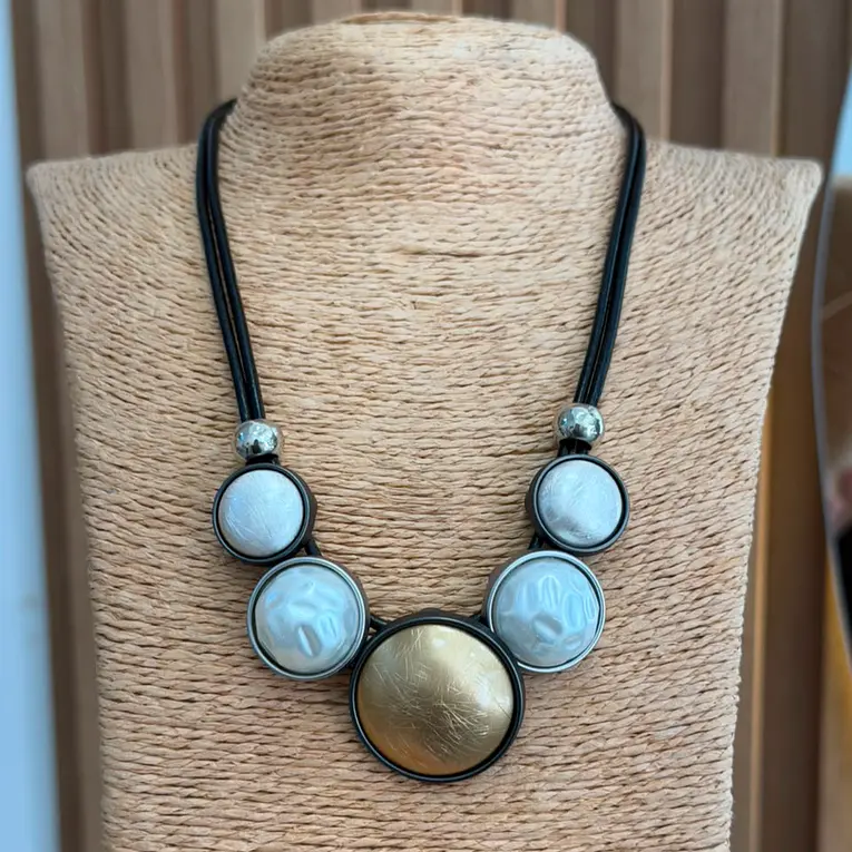 COLLAR ECLIPSE 1