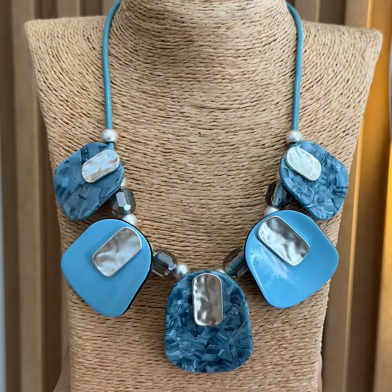 COLLAR AZURE 1