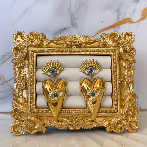 ARETE AMULET OF HEARTS 1