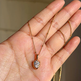 COLLAR ESSENCE