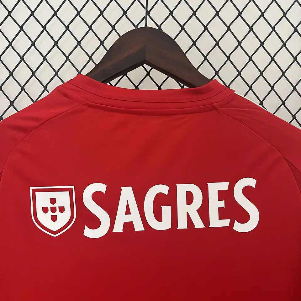 SL Benfica - Equipamento Principal 24/25 4