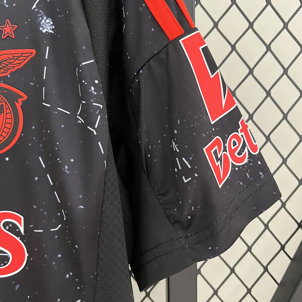 SL Benfica - Equipamento Secundário 24/25 3