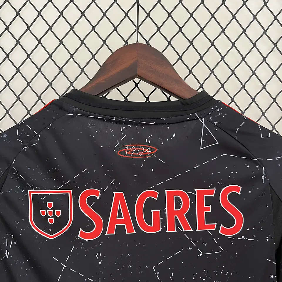 SL Benfica - Equipamento Secundário 24/25 7