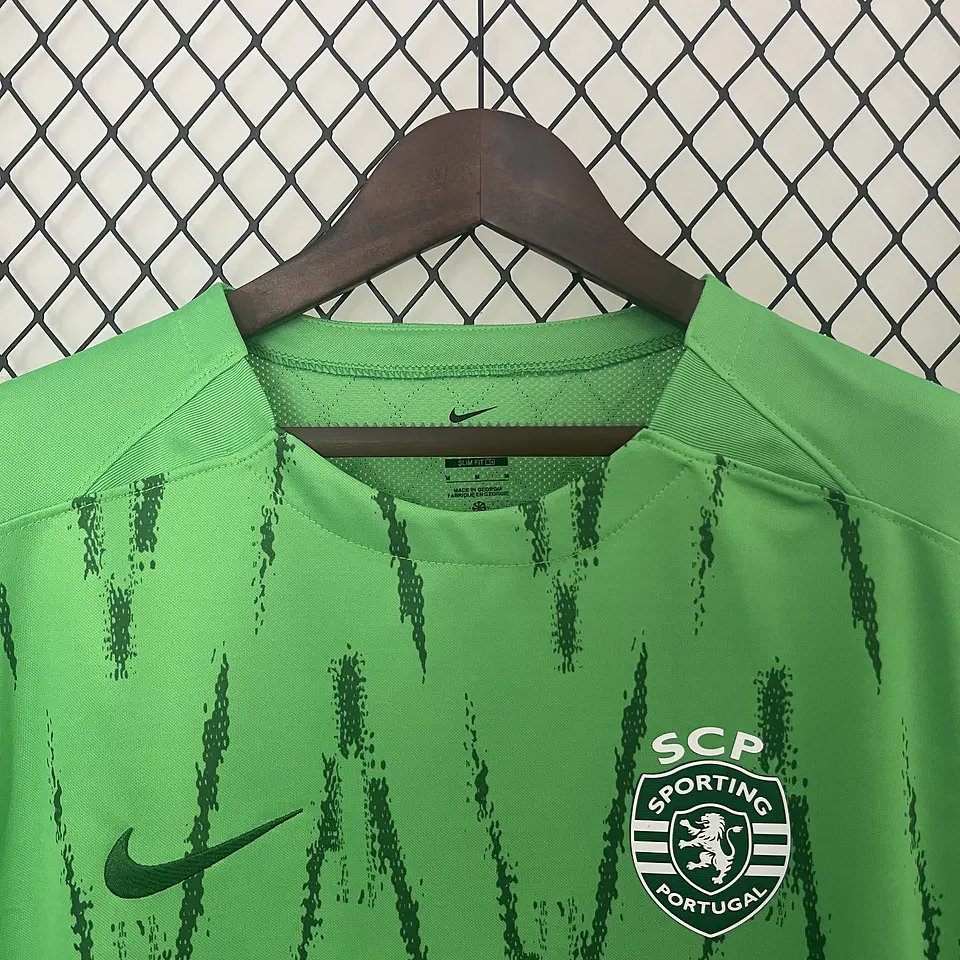 Sporting CP - Equipamento Alternativo 24/25 7
