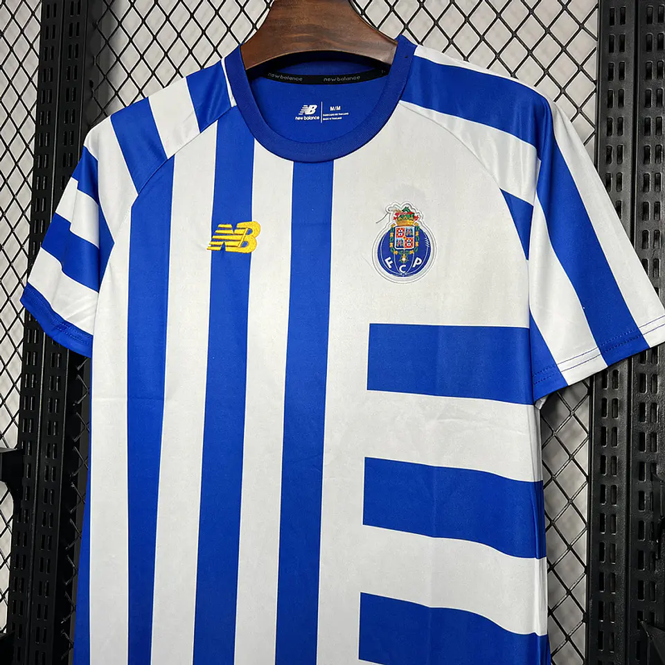 FC Porto - Equipamento de aquecimento 24/25 2