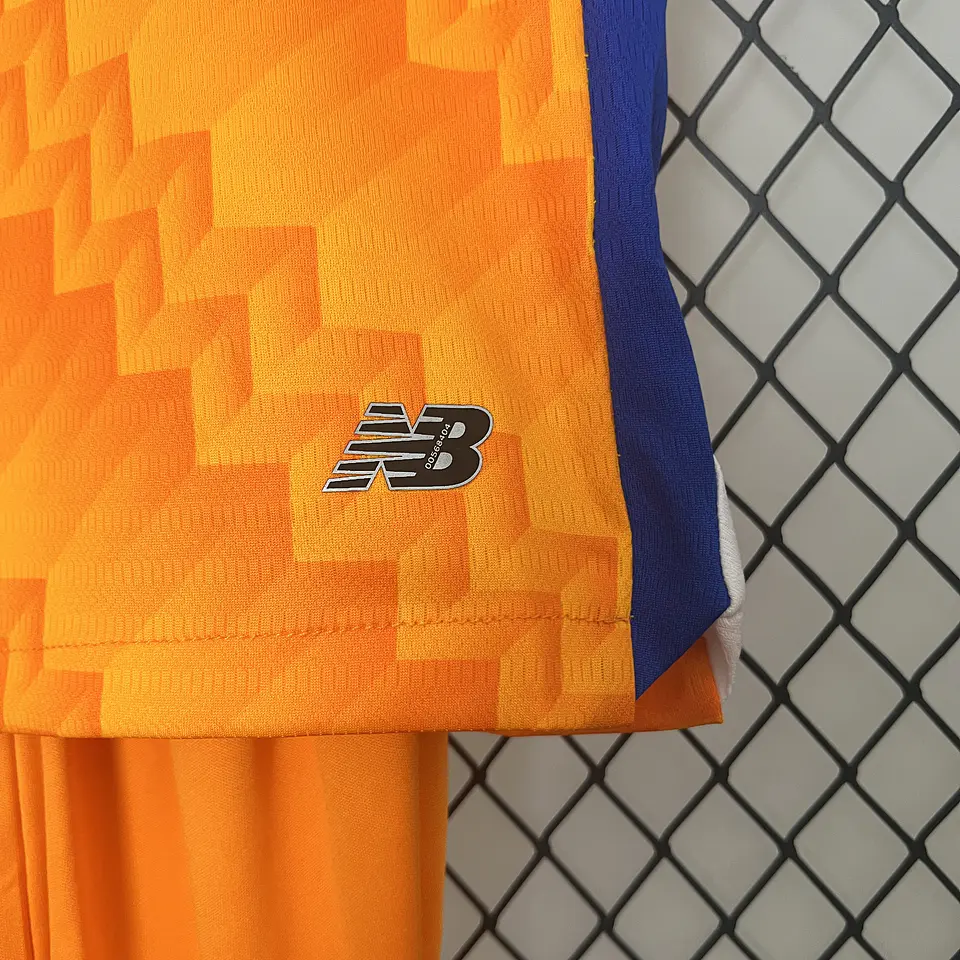 FC Porto Criança - Equipamento Secundário 24/25 3