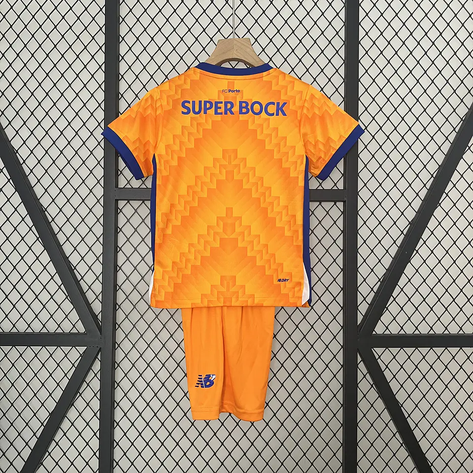 FC Porto Criança - Equipamento Secundário 24/25 6