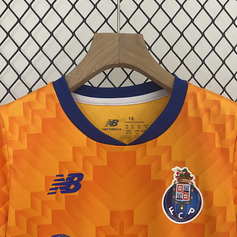FC Porto Criança - Equipamento Secundário 24/25 7