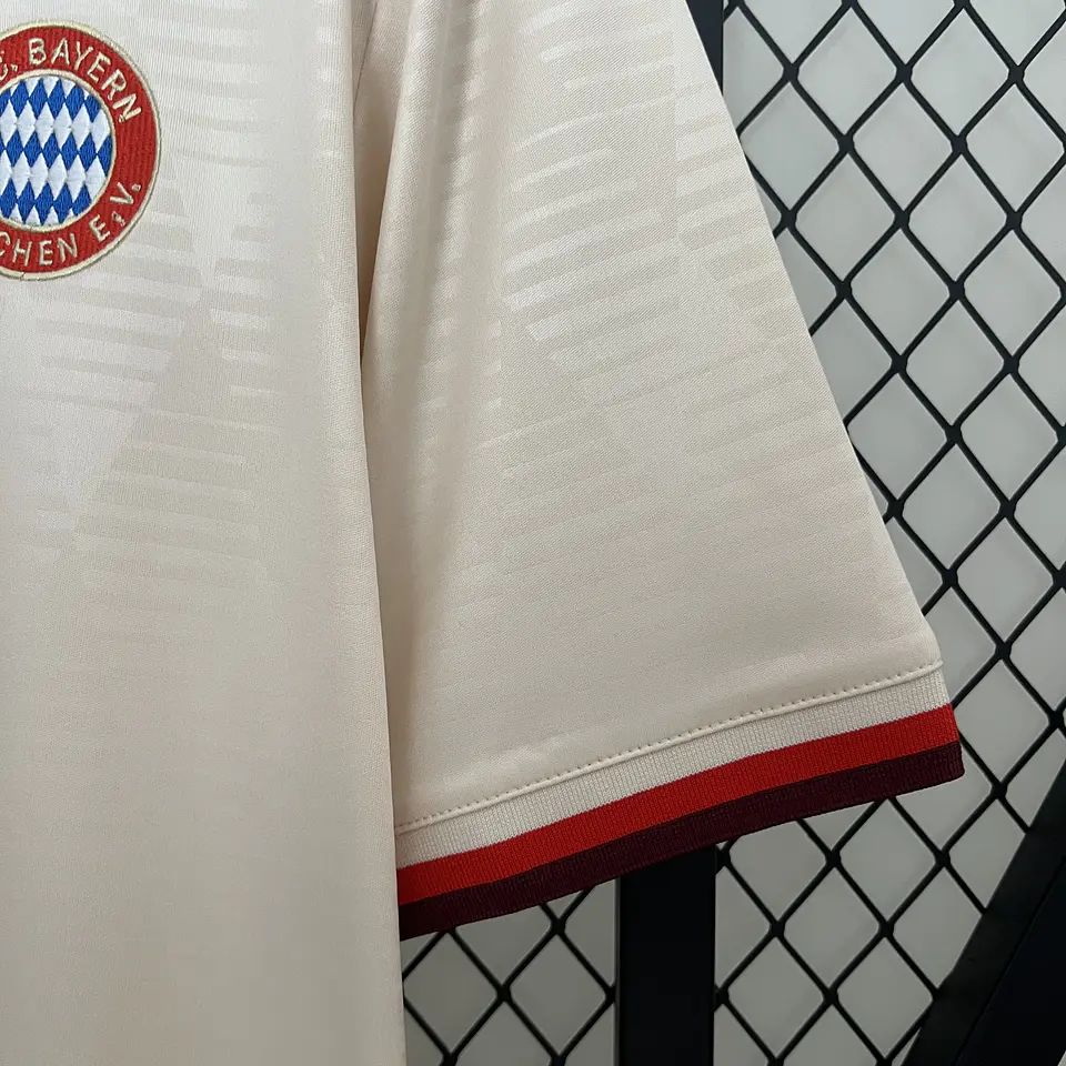 Bayern Munique - Equipamento Alternativo 24/25 4