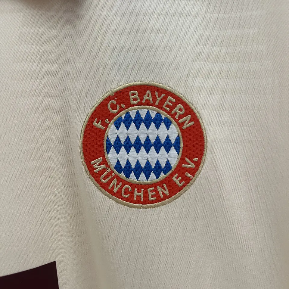 Bayern Munique - Equipamento Alternativo 24/25 5