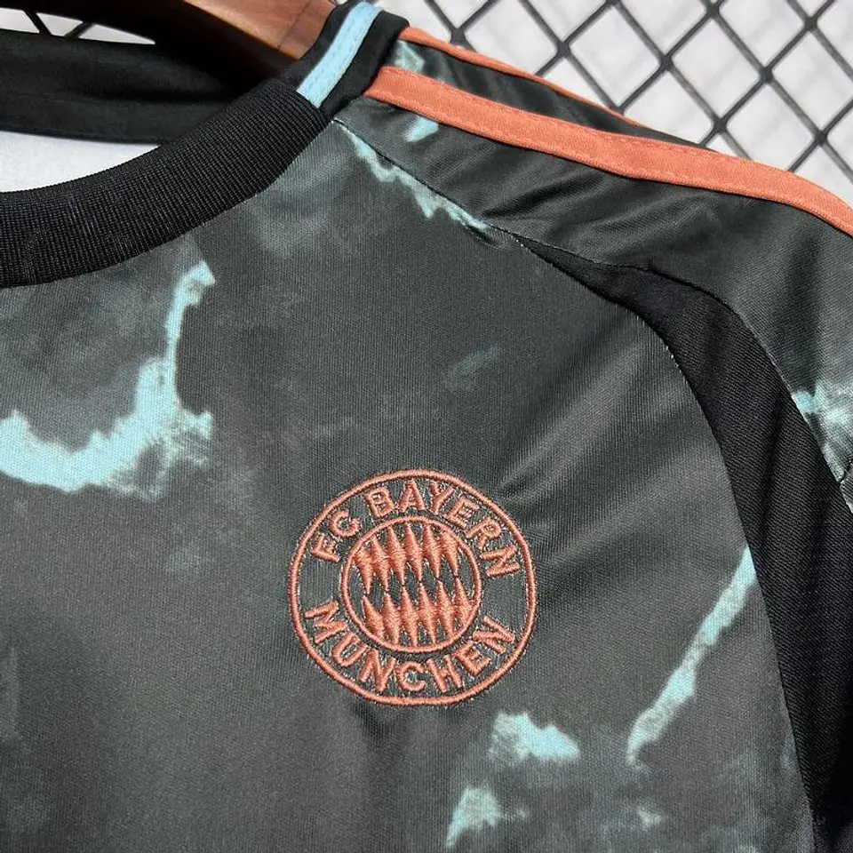 Bayern Munique Criança - Equipamento Secundário 24/25 2