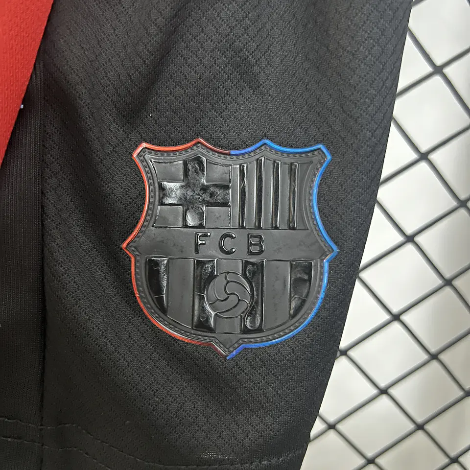 Barcelona Criança - Equipamento Secundário 24/25 4