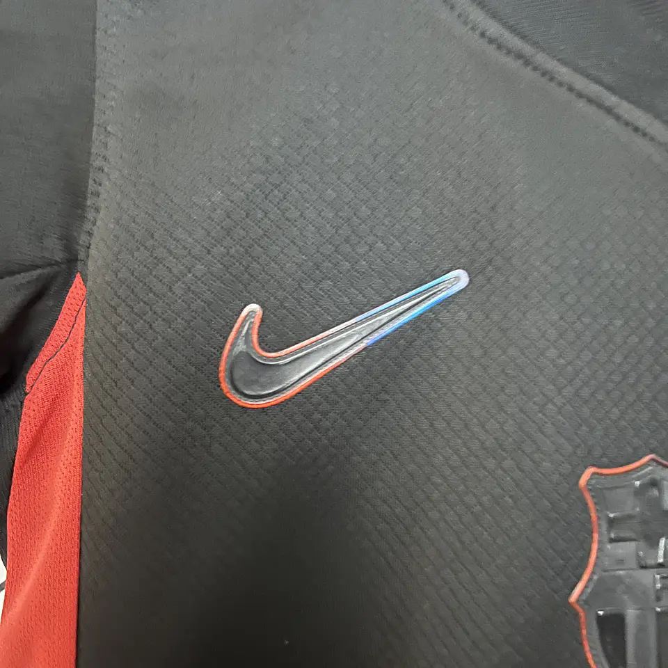 Barcelona Criança - Equipamento Secundário 24/25 6