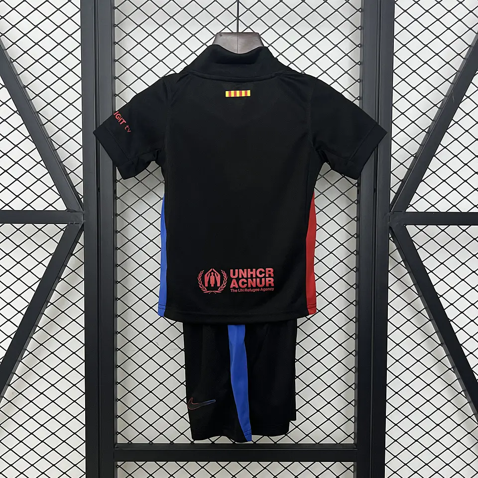 Barcelona Criança - Equipamento Secundário 24/25 8