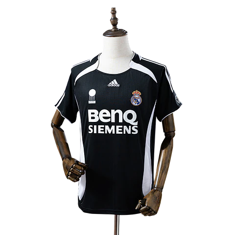 Real Madrid - Camisola Secundária 06/07 Retro