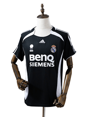 Real Madrid - Camisola Secundária 06/07 Retro