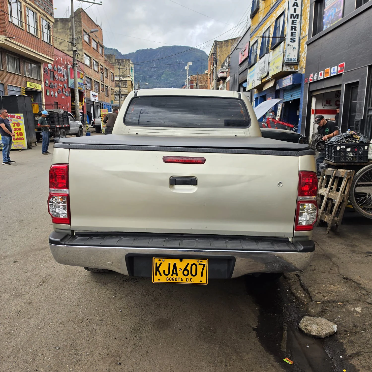 TOYOTA HILUX 2011 2.5 DIÉSEL 4X4 MECÁNICA 4