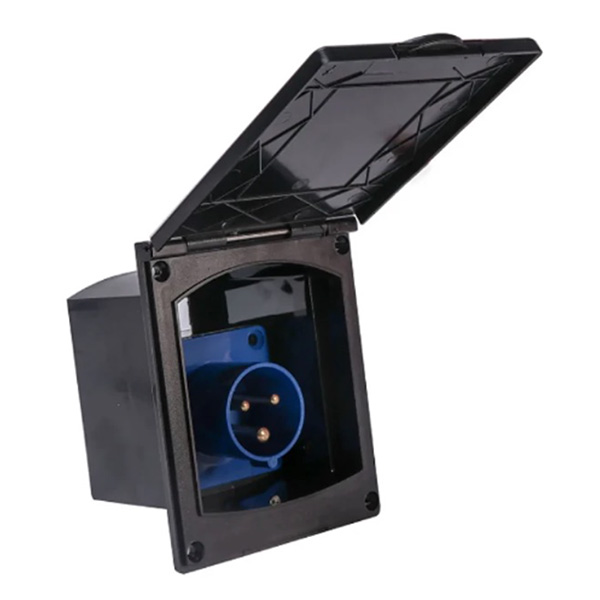 ENTRADA EXTERIOR DE LUZ CONEXIÓN 220 V