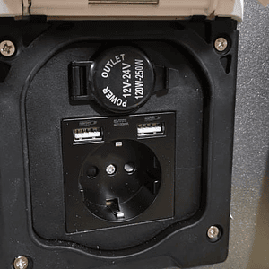 ENCHUFE DE PARED EXTERIOR 